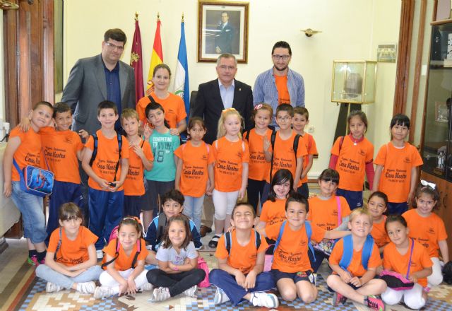 Un grupo de alumnos de primero del CEIP El Rubial visitan el Ayuntamiento de Águilas - 1, Foto 1