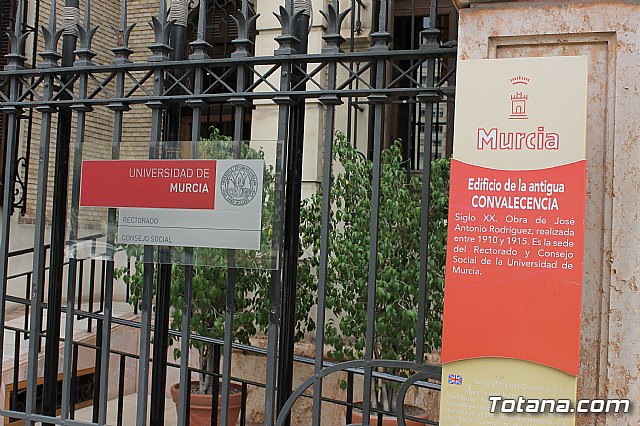 La alcaldesa de Totana y el rector de la Universidad de Murcia firman un convenio de colaboracin - 3