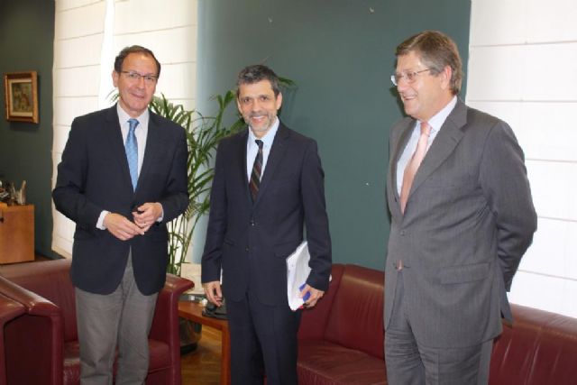 El Alcalde mantiene un encuentro con el vicepresidente de Microsoft - 1, Foto 1