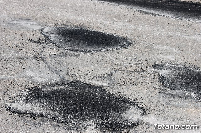 Comienzan las obras del plan integral de parcheo en caminos rurales y calles del casco urbano - 2