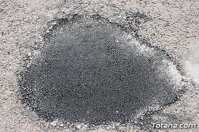 Comienzan las obras del plan integral de parcheo en caminos rurales y calles del casco urbano - 5