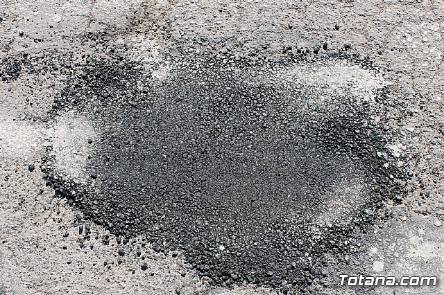 Comienzan las obras del plan integral de parcheo en caminos rurales y calles del casco urbano - 7