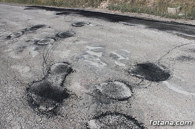 Comienzan las obras del plan integral de parcheo en caminos rurales y calles del casco urbano - 8