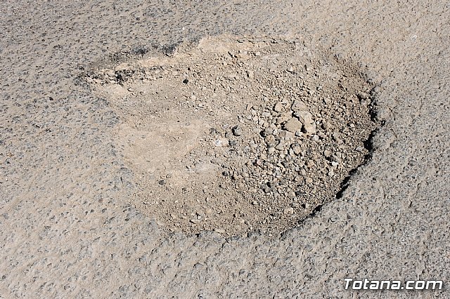 Comienzan las obras del plan integral de parcheo en caminos rurales y calles del casco urbano - 20