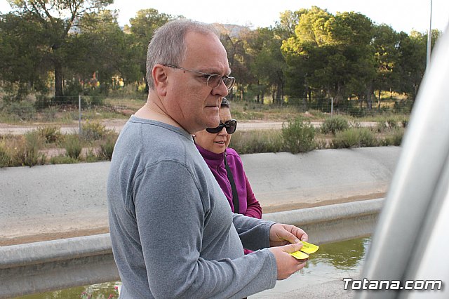 Proteccin Civil y Polica Local distribuyen 2.500 pulseras reflectantes a viandantes y ciclistas - 4