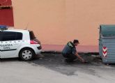 La Guardia Civil detiene a dos personas por quemar mobiliario urbano y causar accidentes de circulacin