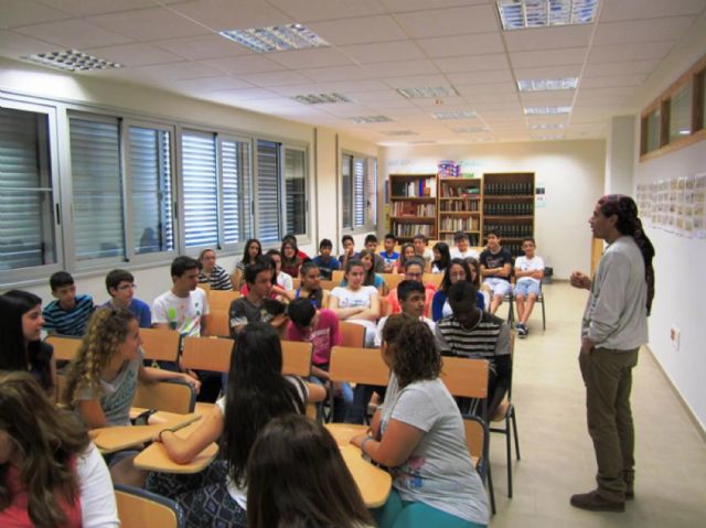 La lectura, un bien preciado para los alumnos del IES n° 2 de Las Torres de Cotillas - 2, Foto 2