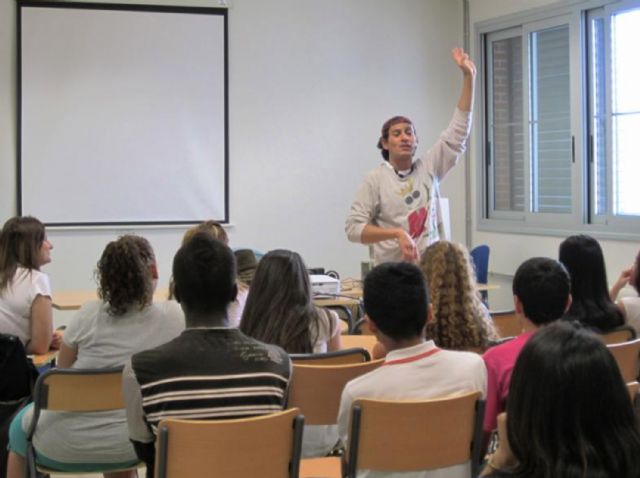 La lectura, un bien preciado para los alumnos del IES n° 2 de Las Torres de Cotillas - 3, Foto 3