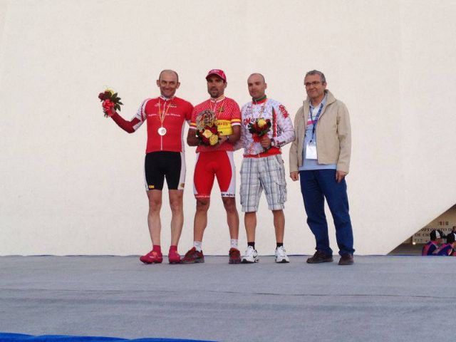 CC Juan Antonio Snchez Santa Eulalia Spain was proclaimed champion of the deaf cycling time trial, Foto 2