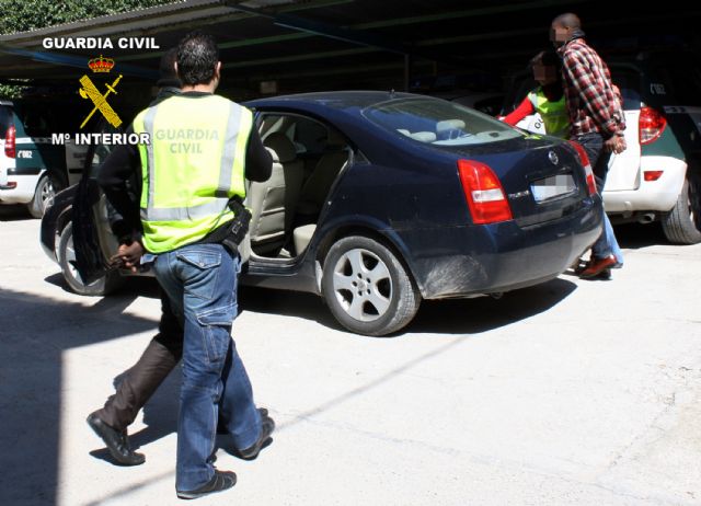 La Guardia Civil detiene a dos personas dedicadas a estafar mediante el timo del nigeriano - 2, Foto 2