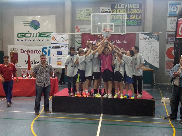 Los alevines del Ginés García se alzan campeones regionales de fútbol sala en Deporte Escolar - 2, Foto 2