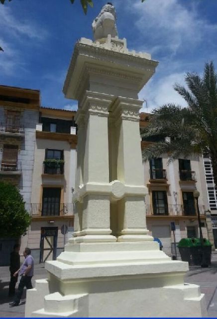 El Monumento al escultor  Francisco Salzillo recobra su esplendor en la plaza de Santa Eulalia - 2, Foto 2