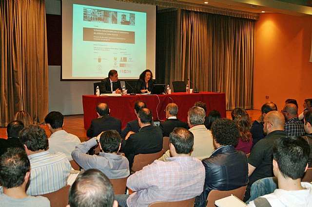 Más de 200 profesionales y estudiantes asisten al primer curso sobre  criterios estructurales para el tratamiento de edificios en zona sísmica - 1, Foto 1