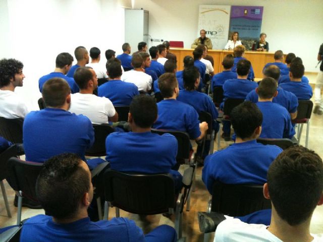 40 jóvenes de Lorca empiezan un contrato de formación anual en los programas municipales EmpleaT y ´Tu y tu barrio´ - 3, Foto 3