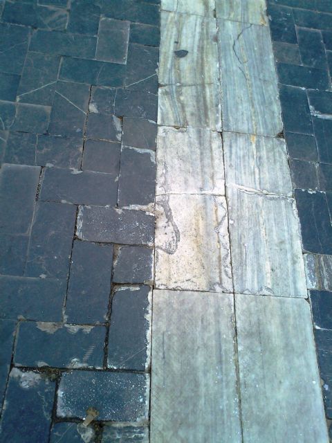 El Grupo Municipal de UPyD, eleva a Pleno una moción para el inmediato arreglo del pavimento de la Glorieta de Caravaca - 2, Foto 2