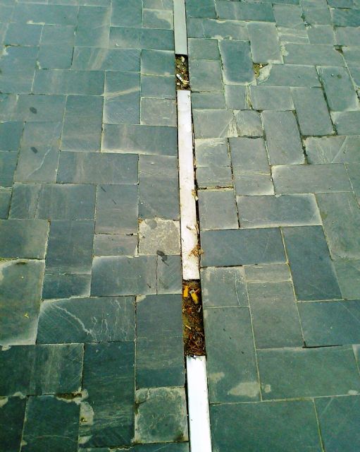 El Grupo Municipal de UPyD, eleva a Pleno una moción para el inmediato arreglo del pavimento de la Glorieta de Caravaca - 3, Foto 3