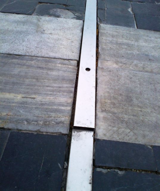 El Grupo Municipal de UPyD, eleva a Pleno una moción para el inmediato arreglo del pavimento de la Glorieta de Caravaca - 4, Foto 4