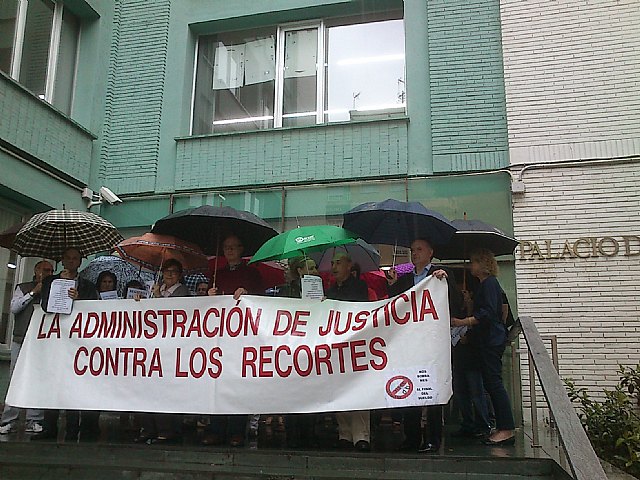 Convocan concentraciones ante la puerta de los Juzgados bajo el lema No a la privatización de la Administración de Justicia, Foto 5