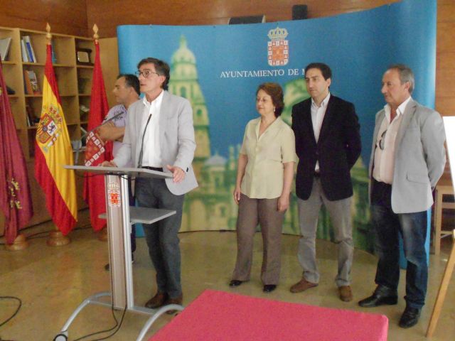 Setenta comercios participan en la I Feria de Primavera en el Cuartel de Artillería - 2, Foto 2