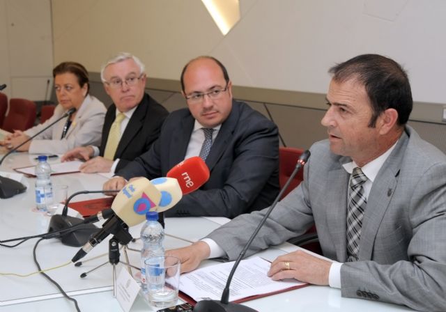 El Ayuntamiento de Puerto Lumbreras becará a los universitarios del municipio que estudien en el extranjero - 1, Foto 1