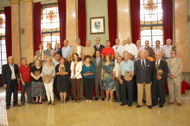 El Alcalde preside el homenaje a los 63 funcionarios que este año concluyen su carrera en el Ayuntamiento - 1, Foto 1