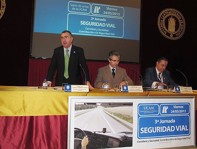 Campos resalta que el trabajo conjunto entre las administraciones y la sociedad es vital para seguir avanzando en seguridad vial - 1, Foto 1