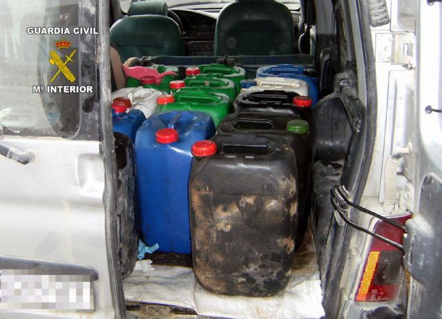 La Guardia Civil detiene a cuatro personas dedicadas a la sustraccin de combustible, Foto 1