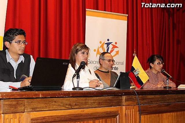 El Consulado de Ecuador en Murcia organiza una charla informativa en Totana - 9