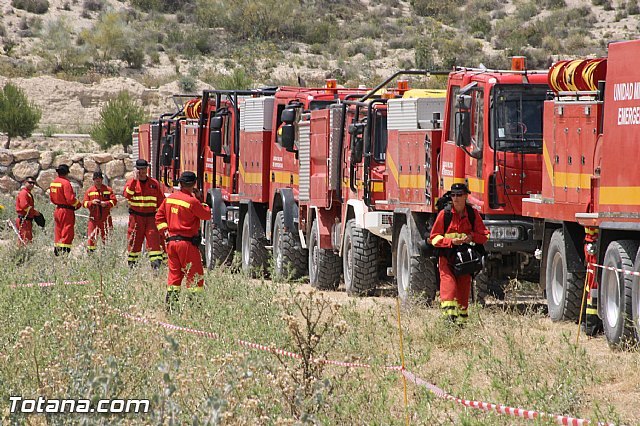 La alcaldesa agradece a los miembros de la Unidad Militar de Emergencias la gran labor que han desempeñado en el simulacro - 1, Foto 1