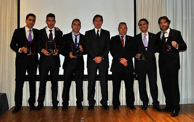 Merecido homenaje a cinco árbitros murcianos de Tercera División - 1, Foto 1