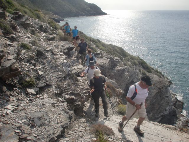 La concejalia de Deportes organizó una ruta de senderismo por la costa cartagenera, Foto 2