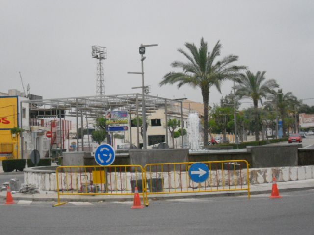 Condition the source Roundabout "French" that was damaged as a result of several traffic accidents, Foto 1