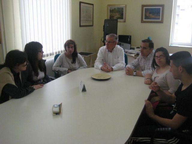 Cuatro alumnos del IES Mediterráneo harán prácticas en Servicios Sociales - 2, Foto 2