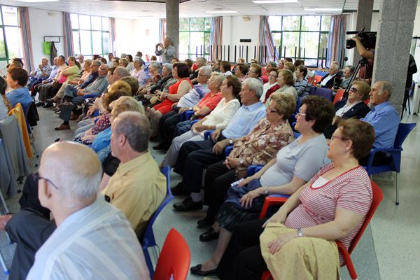 Entregados los premios de los concursos de poesa, petanca, domin, subastao y brisca de la Semana de los Mayores, Foto 7