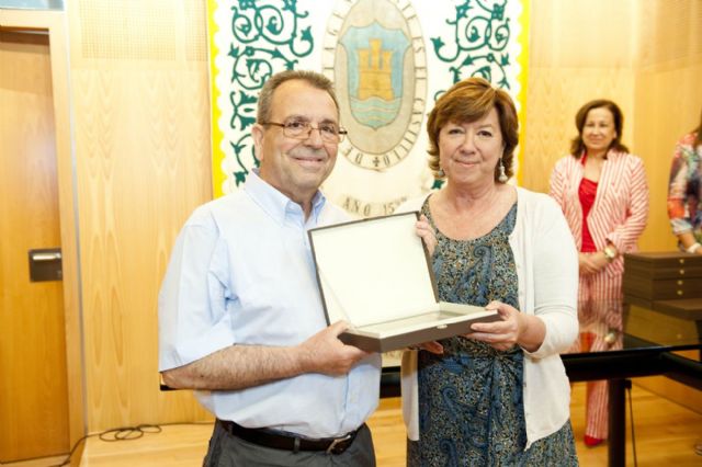 La alcaldesa desea una larga y sana jubilación a los funcionarios jubilados en el último año - 1, Foto 1