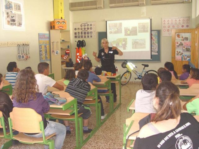 Lecciones sobre Educación Vial para los miembros de la Asociación Juvenil SHERPA - 2, Foto 2