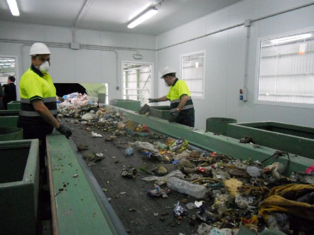 La concejal de Servicios a la Ciudad asiste a la inauguración de la nueva planta comarcal de tratamiento de la fracción de resto de los residuos domésticos, Foto 4