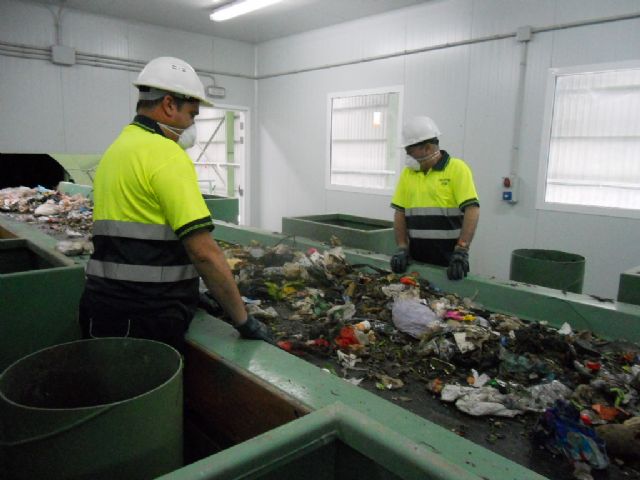 La concejal de Servicios a la Ciudad asiste a la inauguración de la nueva planta comarcal de tratamiento de la fracción de resto de los residuos domésticos, Foto 5