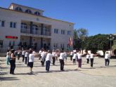 Unas 50 personas practican gerontogimnasia en la Plaza del Ayuntamiento con motivo de la I Semana Saludable