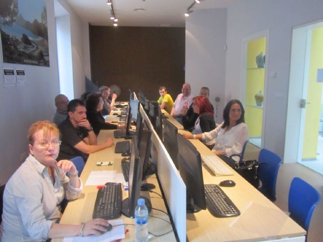 Clausurado el curso de diseño de páginas web y multimedia - 3, Foto 3