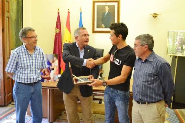 El medallista olímpico Francisco Javier Gómez Noya recibido en el ayuntamiento de Águilas - 3, Foto 3