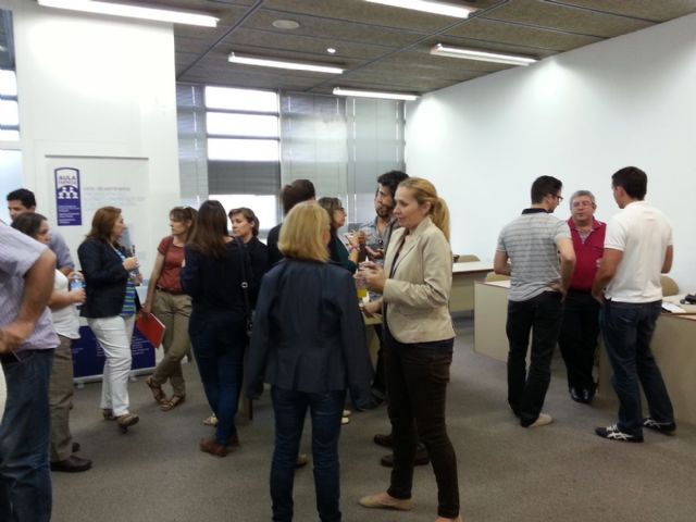 Una veintena de empresarios y emprendedores conectan sus inquietudes profesionales - 3, Foto 3