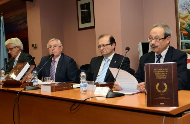 La Universidad de Murcia homenajea con un libro al catedrático emérito de Derecho Alberto Montoro - 1, Foto 1
