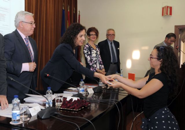 La Universidad de Murcia publica un libro recopilatorio con los ganadores de las siete ediciones del concurso de relato corto - 4, Foto 4