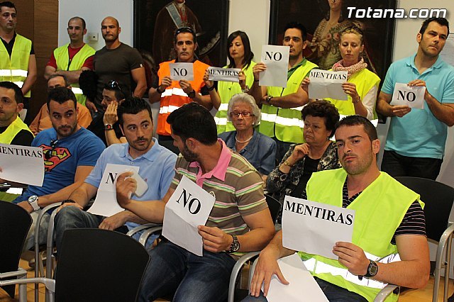 La Policía Local de Totana hace una visita al Pleno municipal, Foto 1