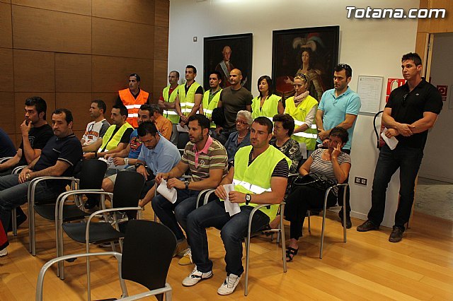 La Policía Local de Totana hace una visita al Pleno municipal, Foto 2
