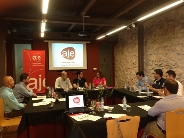 Los Jóvenes Empresarios visitan la Sinagoga de Lorca y mantienen reunión de networking en el Castillo - 1, Foto 1