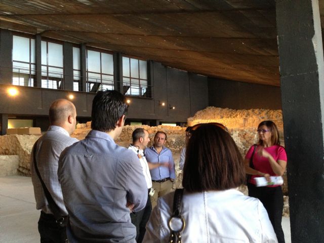 Los Jóvenes Empresarios visitan la Sinagoga de Lorca y mantienen reunión de networking en el Castillo - 2, Foto 2