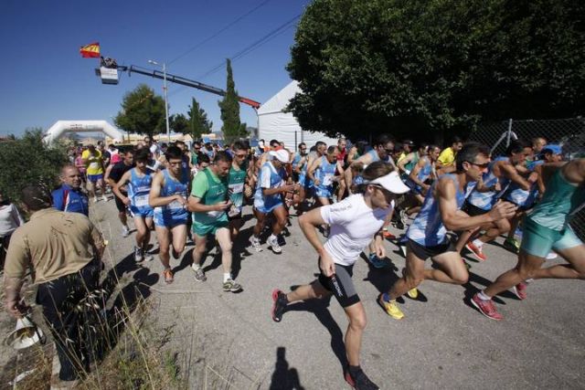 Luís Miguel Torroglosa y Carmina Giménez, vencedores absolutos en la carrera popular Fiestas de Cazalla - 1, Foto 1