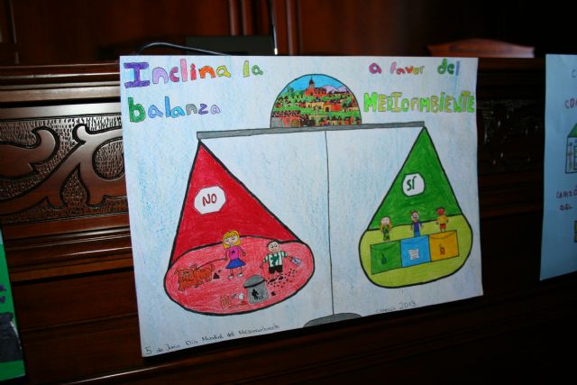 Los escolares reflejan en sus creaciones su visión sobre el medio ambiente y el reciclaje - 1, Foto 1
